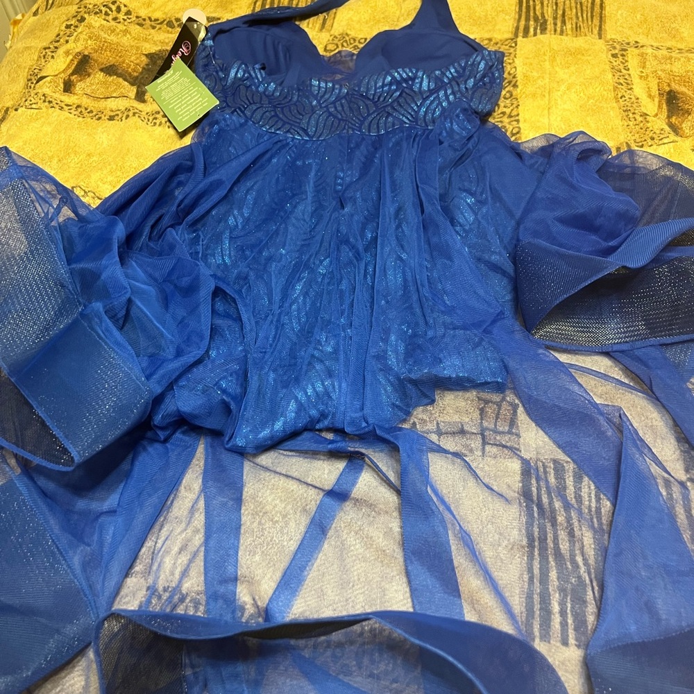 Wedding / Party dress , pictures don’t do it justice ! - Picture 4 of 5